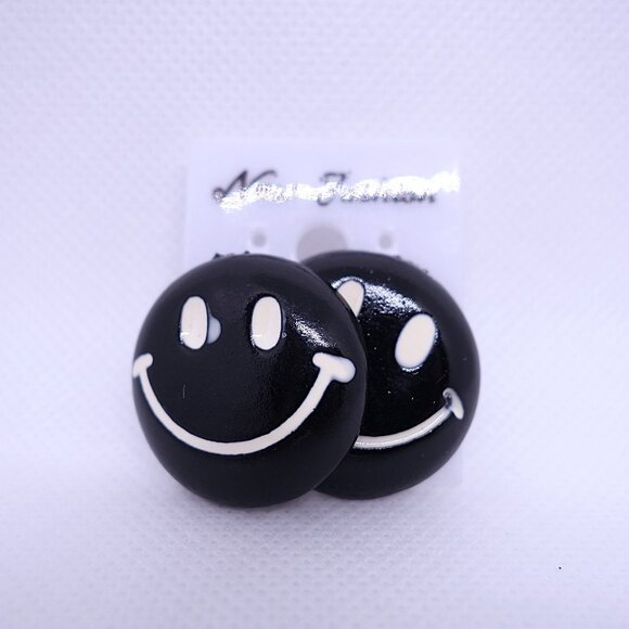 💎4/25💎NOS Vintage Retro 1980s Style Happy Emoji Button Pierced Stud Earrings - Picture 1 of 2